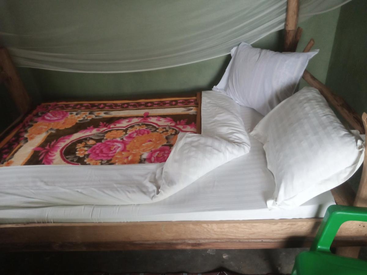 Lake Lyantonde Eco Campsite Original Fort Portal Ngoại thất bức ảnh